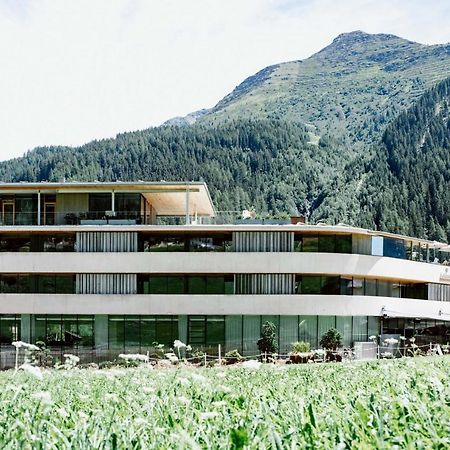 Hotel Arlmont 4 Stern Superior Sankt Anton am Arlberg Exterior photo