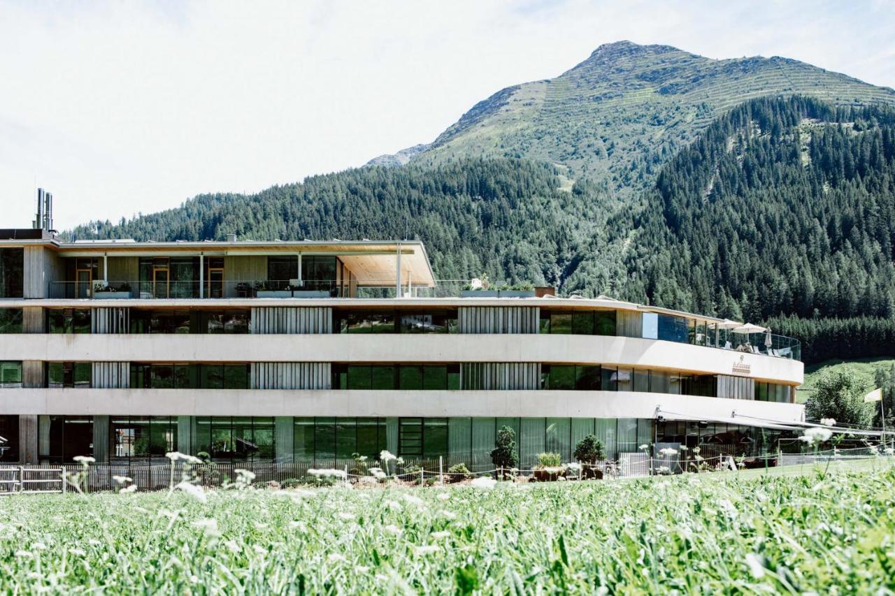 Hotel Arlmont 4 Stern Superior Sankt Anton am Arlberg Exterior photo